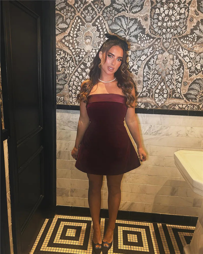 Feminova™ | Mini Kleita Bez Siksnām