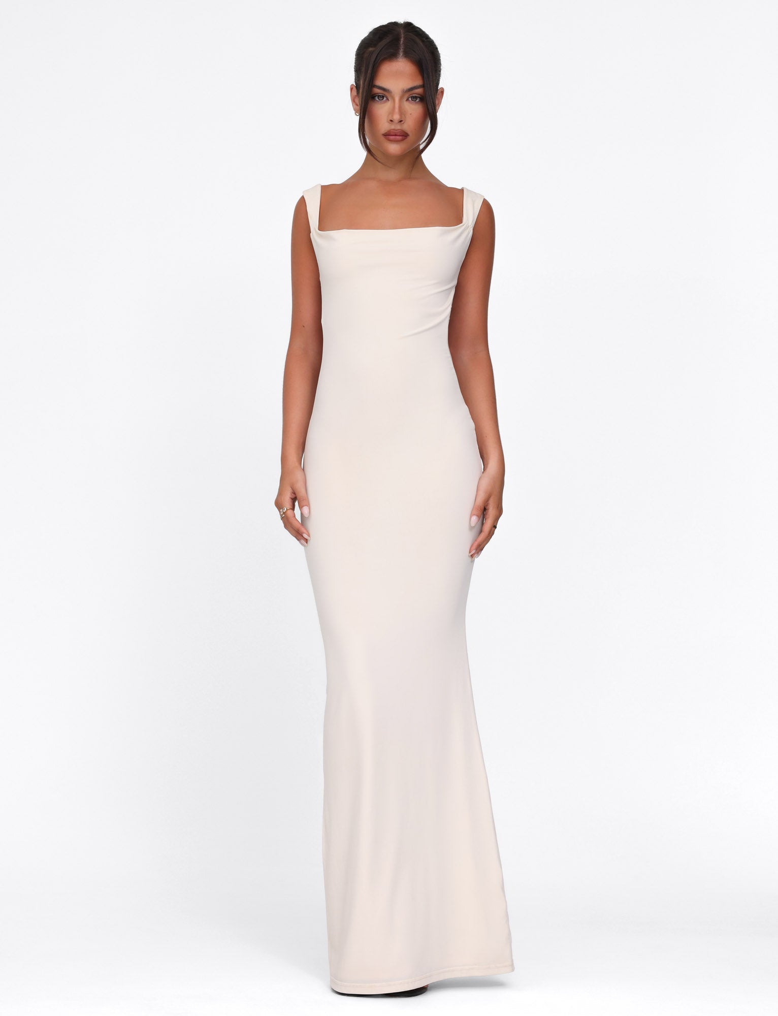 Kynara™ | Eleganta Maxi Kleita