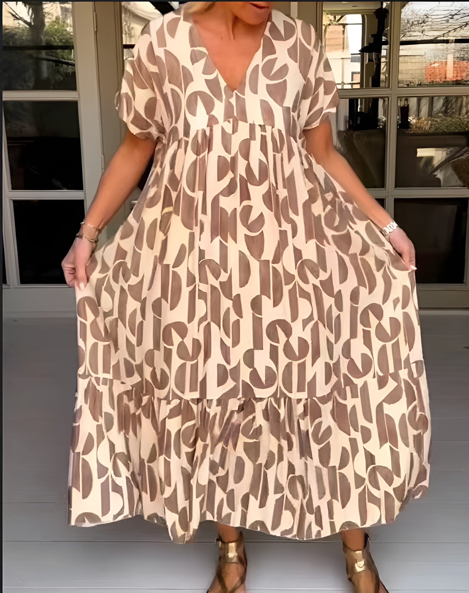 Colette | Viegls kleita ar V veida izgriezumu