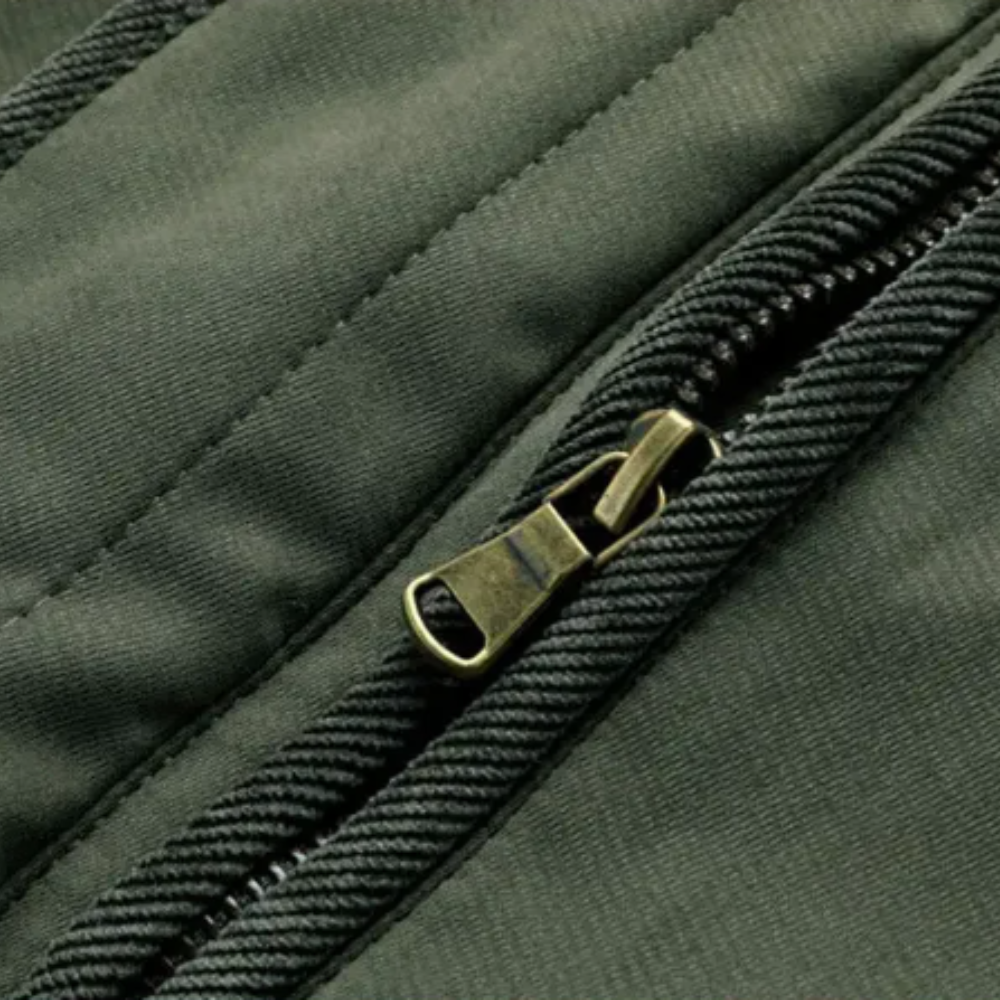 Eleganta polsterēta jaka āra aktivitātēm